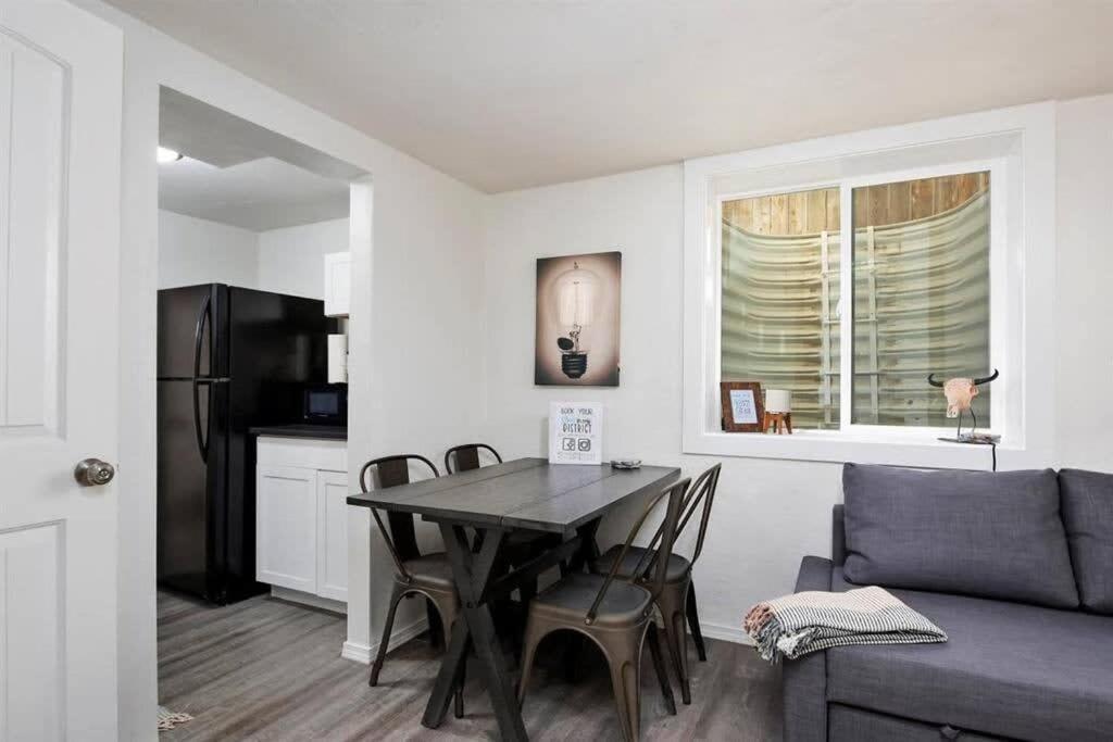 #Stayinmydistrict Twin Falls Pendleton Chic Suite Εξωτερικό φωτογραφία
